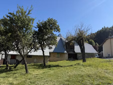 vente maison 8 pièces 200 m² uvernet-fours (04400)