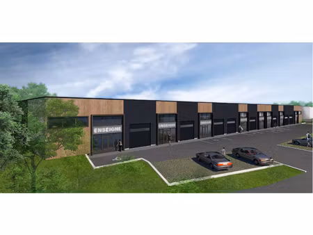 proche landerneau  local d'activité 490 m2