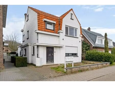 opbrengsteigendom met twee entiteiten nabij het centrum van broechem