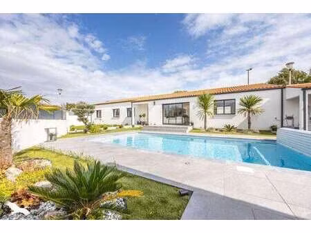 vente maison piscine à cramchaban (17170) : à vendre piscine / 149m² cramchaban
