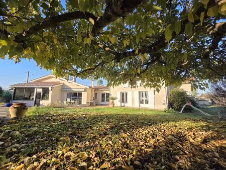 maison de village avec piscine et son appartement à proximité de la bastide de monségur (.