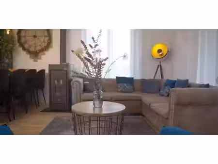 maison traditionnelle à étage  familiale et spacieuse avec étage.