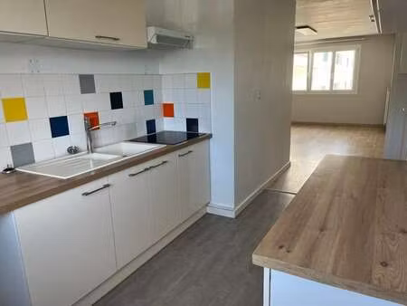 vente appartement 6 pièces et plus à lanvéoc (29160) : à vendre 6 pièces et plus / 76m² la
