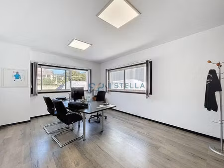 local professionnel de 154 m²