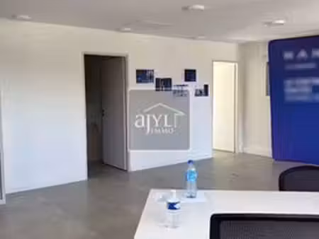 prestigieux bureau de 140 m2 en location - saint-cannat  provence-alpes-côte d'azur