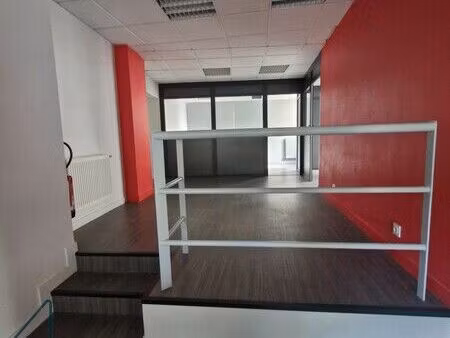 location commerce 130 m² à vannes (56000)