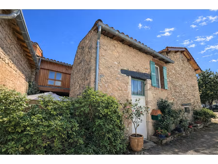 maison proche de saint antonin avec cour.