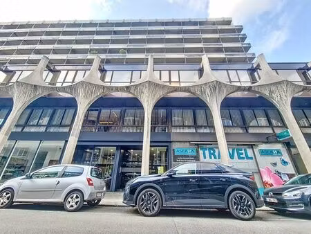 agreable studio de 25 m² en bon etat avec superbe vue degage