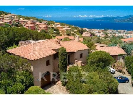 villa de charme au coeur d'un domaine luxuriant