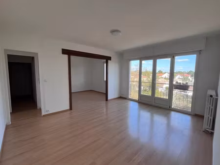 vente appartement 5 pièces 86 m² à hourtin (33990)  129 600 €