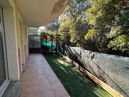 appartement proche centre village t2 de 45 m² avec jardinet et cellier