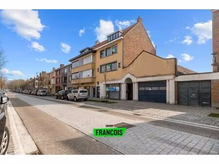 immeuble commercial polyvalent avec hangars sur un terrain …