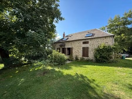 bel ensemble immobilier dans le parc du morvan