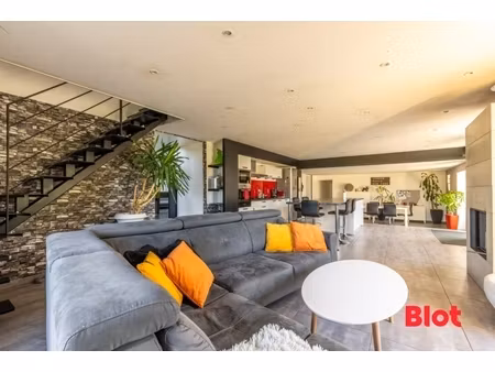 en vente -longère de 296 m2 avec hangars et dépendances - terrain de 5396 m2