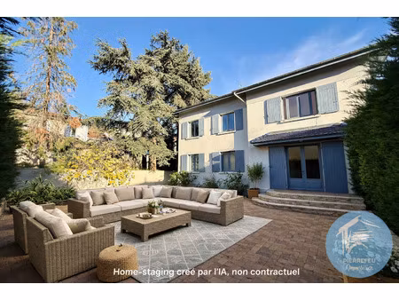 tarare centre - spacieuse maison familiale de 4 chambres ave