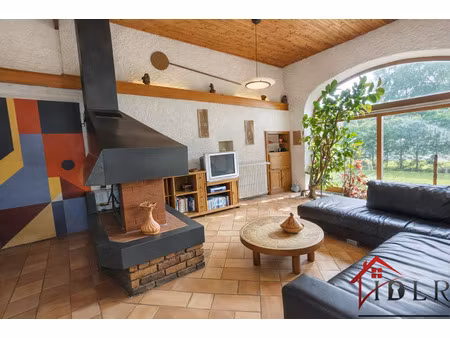 maison d'architecte en pierre de 270 m2 terrain arboré de