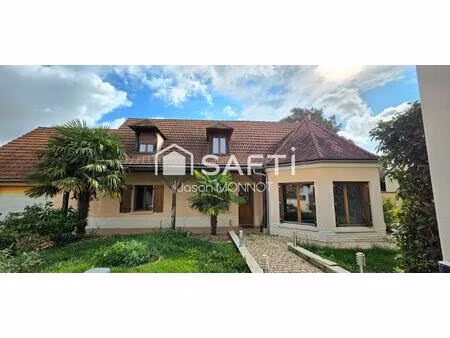 villa à vendre – nuit (89390)