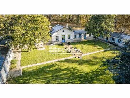 sainte-maure-de-touraine – propriété d’exception avec parc boisé de 4 hectares  piscine et