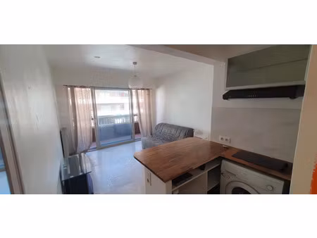 location meublée appartement 1 pièce 20 m² à vence (06140)  720 €