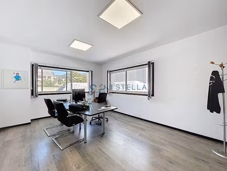 location locaux professionnels 154 m² à afa (20167)  1 500 €