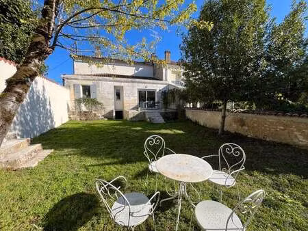 vente maison à saint-jean-d'angély (17400) : à vendre / 115m² saint-jean-d'angély