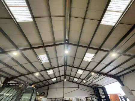 local d'activités à louer