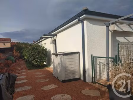 location maison 3 pièces 59m² gannat 03800