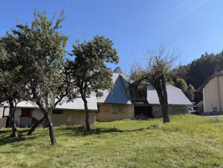 vente propriété 8 pièces 200 m² à uvernet-fours (04400)  420 000 €