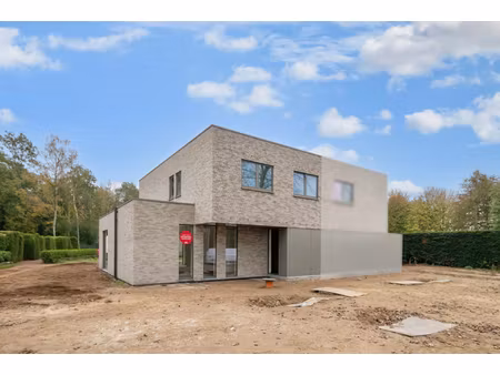 huis te koop in sint-niklaas met 3 slaapkamers