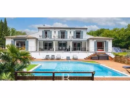 villa avec piscine et terrasse saint-maximin-la-sainte-baume (83)