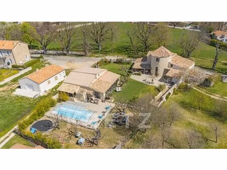 maison de luxe à vendre à revest-du-bion