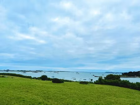 maison de luxe à vendre à plougrescant