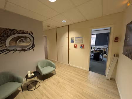 location bureau 7 pièces 223 m² à évry-courcouronnes (91000)