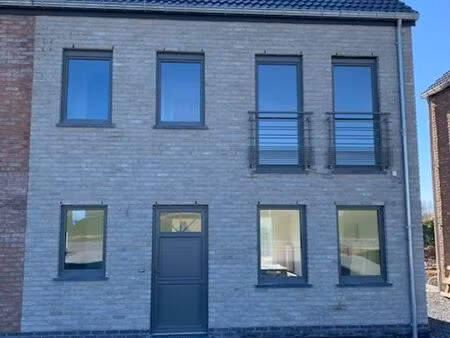 maison récente plein sud  bien isolée. à visiter absolument.