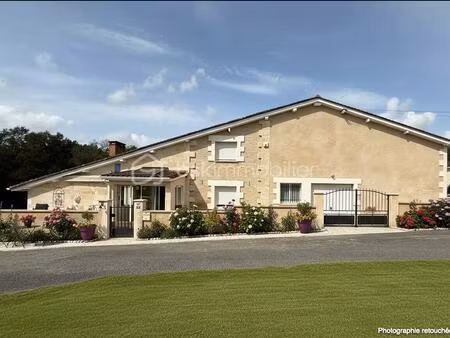 maison de 145 m² à cercoux