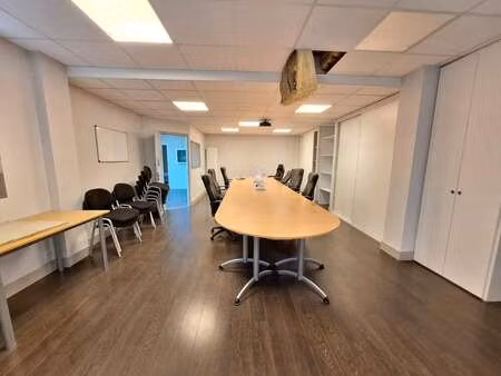 location bureaux et commerces à parame (35400) : à louer / 66m² parame