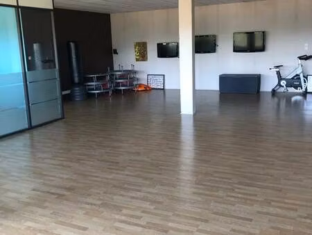 local commercial à louer