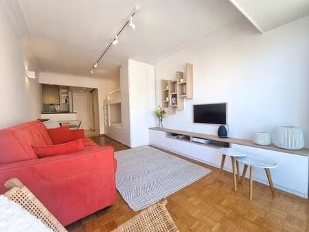 studio prête à emménager avec vue latérale sur la mer à dui