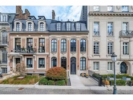 a louer : hôtel de maître d'exception ''square du bois''