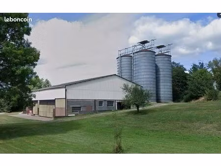 ensemble de bâtiments agricoles