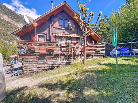 à vendre en nue-propriété chalet avec terrain à jausiers (