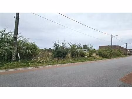 terrain à bâtir de 10 ares  21 mètres de façade