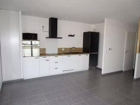 location appartement 3 pièces à carentan-les-marais (50500) : à louer 3 pièces / 62m² care