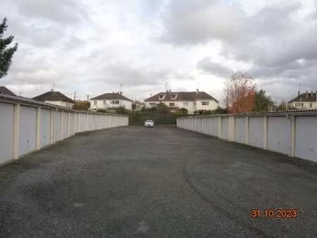 location garage box et parking à la ferté-bernard (72400) : à louer / 13m² la ferté-bernar