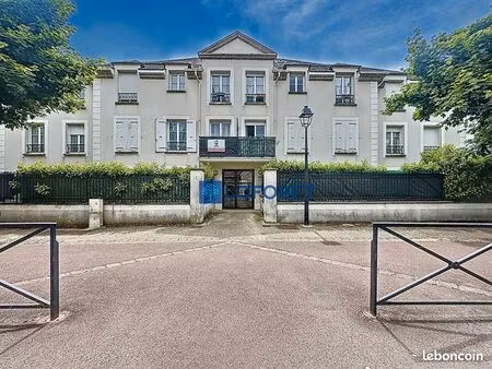 studio 1 pièce 25 m²