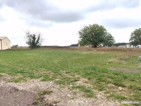 terrain 1 111 m² celles