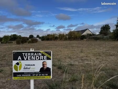 terrain 1368 m² saint caprais