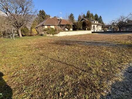 terrain 710 m² thoiry