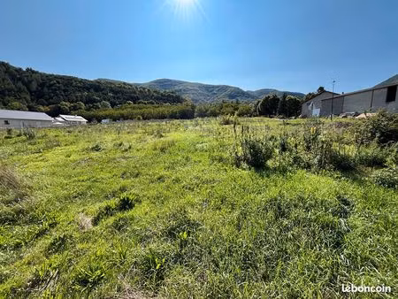 terrain 695 m² la batie neuve