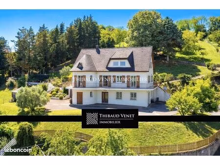 villa 6 pièces 226 m²